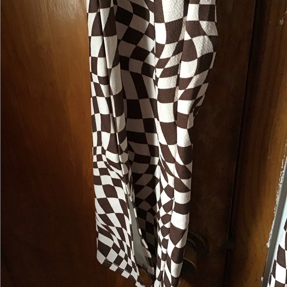 SHEIN Curve bell-bottom brown checkered pants, size ladies 1X, diamond pattern - Picture 9 of 10